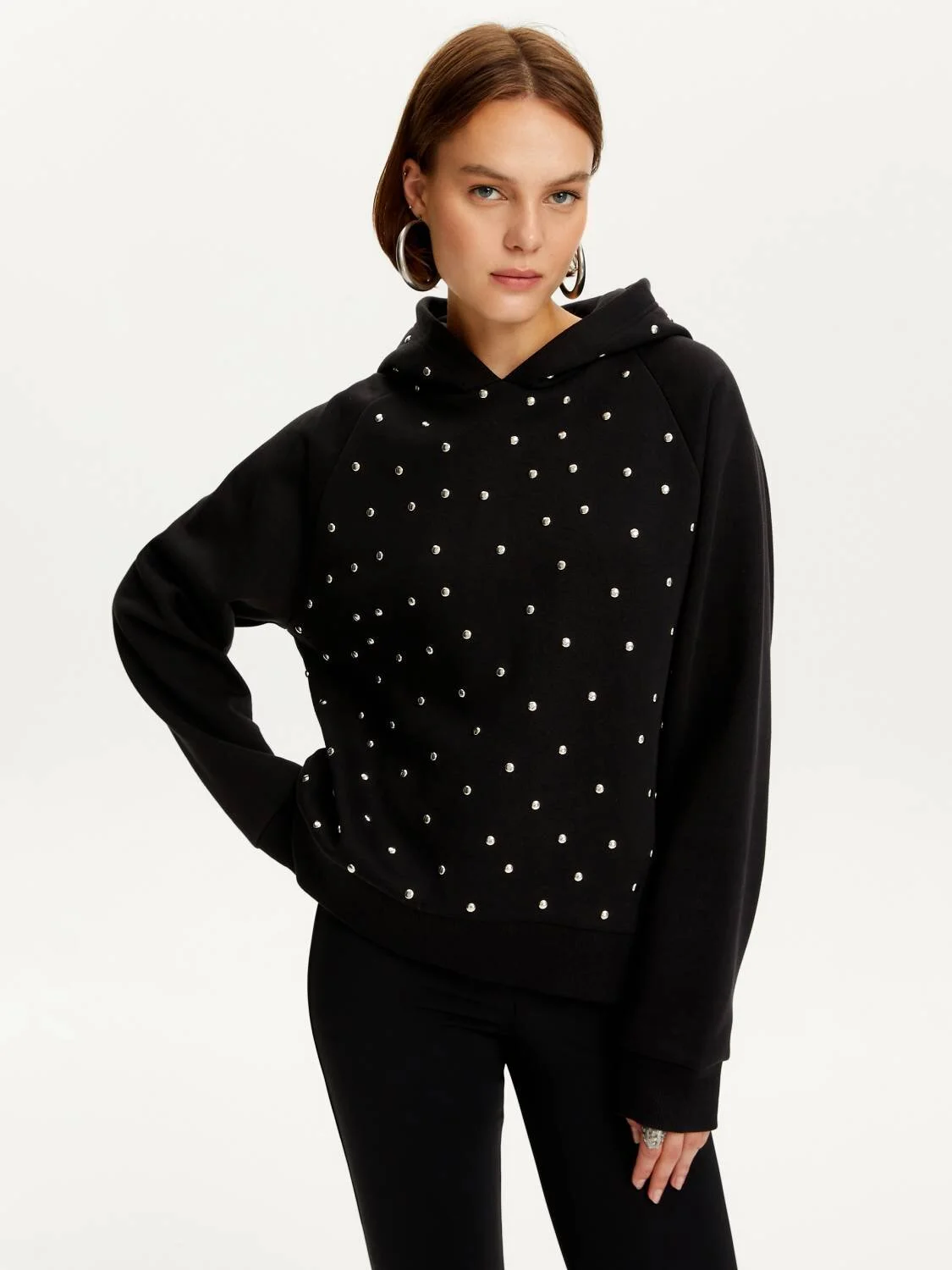 Kadın Zımbalı Kapüşonlu Sweatshirt-Siyah 